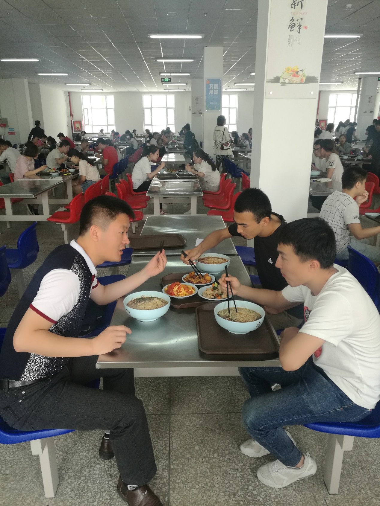 塔里木大学食堂图片